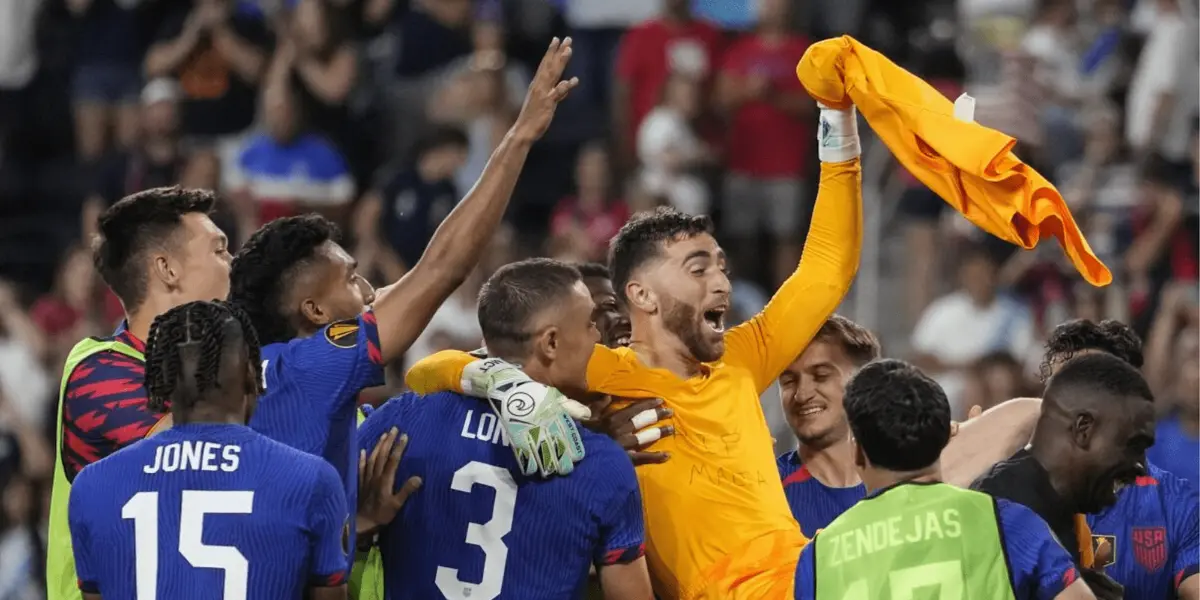 The player fought the adversity until becoming a new idol in his country