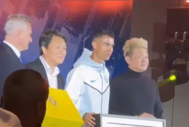 Cristiano Ronaldo met an old Manchester United teammate in Al Nassr's tour in China.