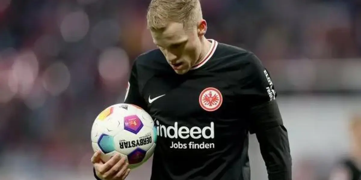 Donny van de Beek had a poor debut with Eintracht Frankfurt after leaving Manchester United.