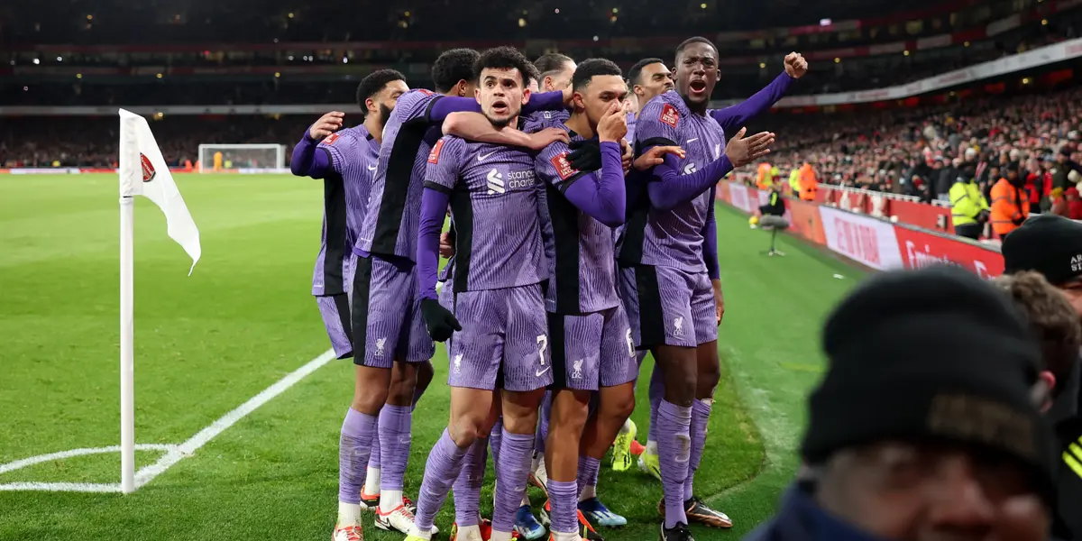 Liverpool dumped out Arsenal from the FA Cup with a 0-2 win against them in the Emirates Stadium.