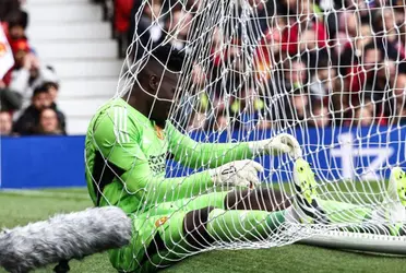 The Cameroonian goalkeeper kept a clean sheet during United's visit to Goodison Park.