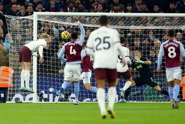 The goalkeeper of the Argentine National Team and Aston Villa spoke about his great presence in the Premier League.